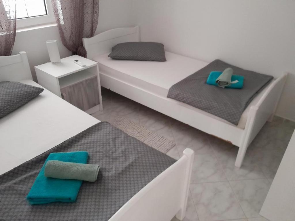 Apartmani Ira Vir Habitación foto