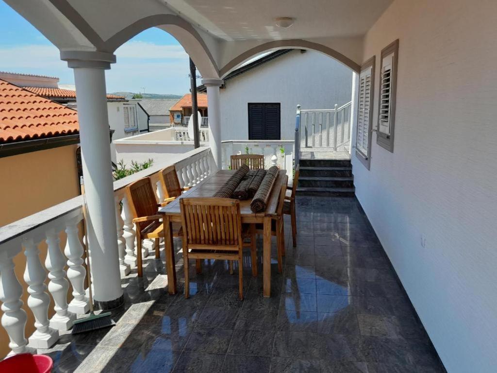 Apartmani Ira Vir Exterior foto