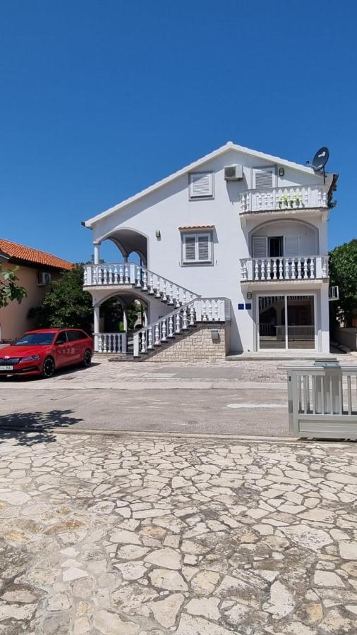 Apartmani Ira Vir Exterior foto