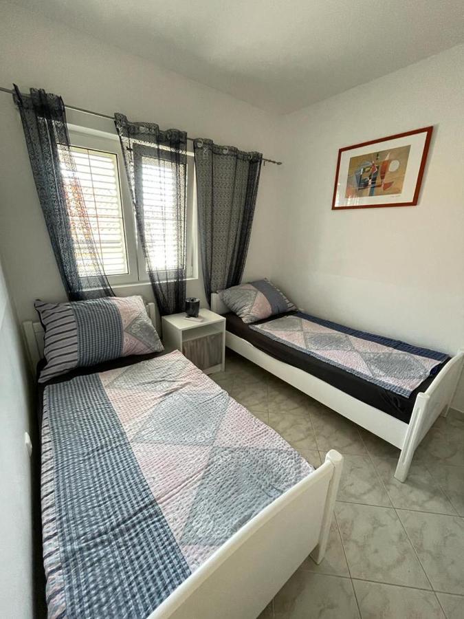 Apartmani Ira Vir Exterior foto