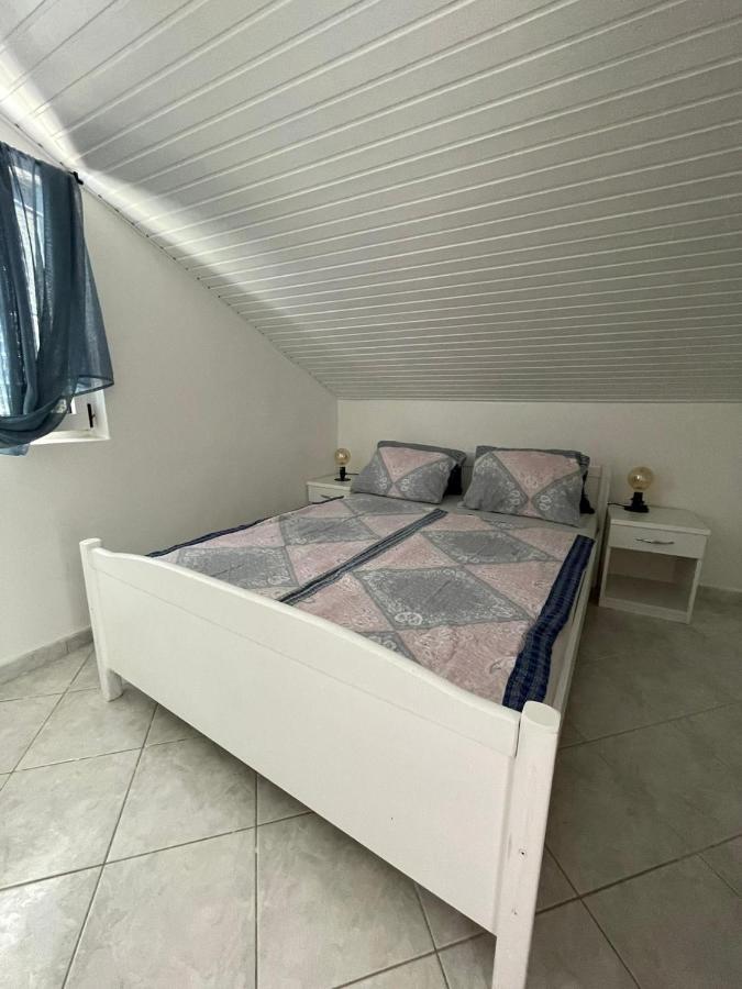 Apartmani Ira Vir Exterior foto
