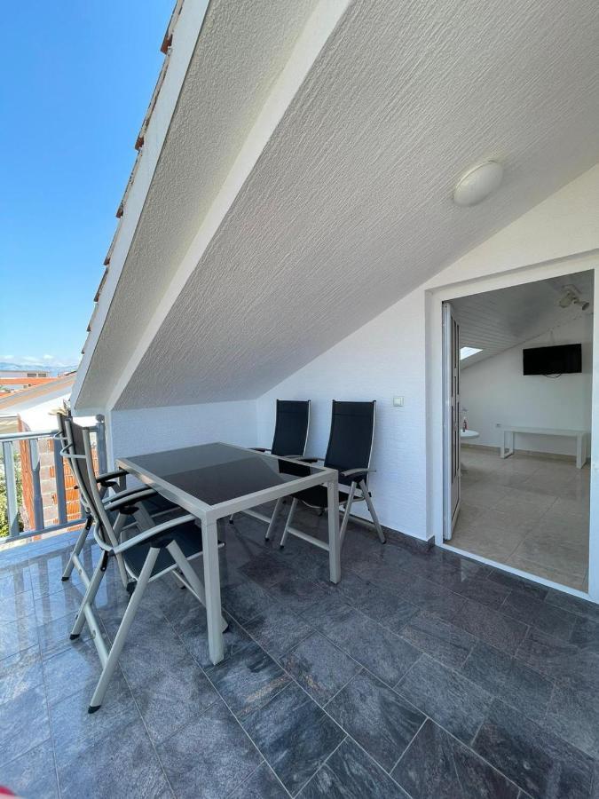 Apartmani Ira Vir Exterior foto