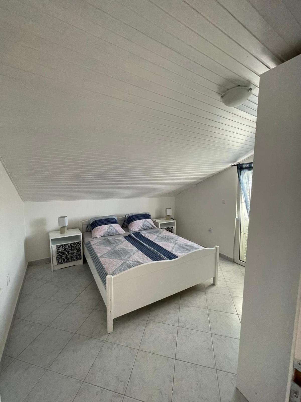 Apartmani Ira Vir Habitación foto